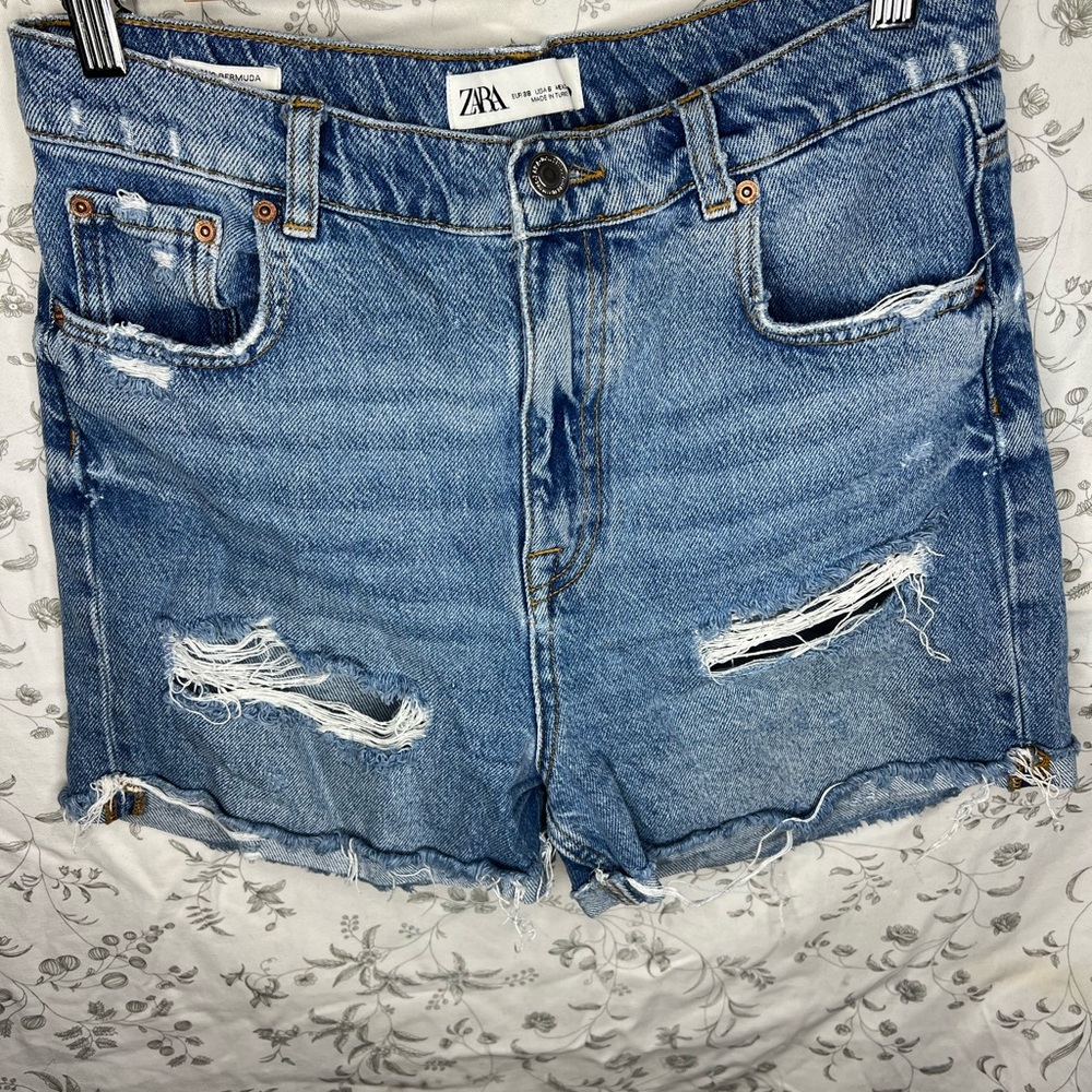 Zara women’s Hi-Rise Denim Bermuda Shorts 90's style